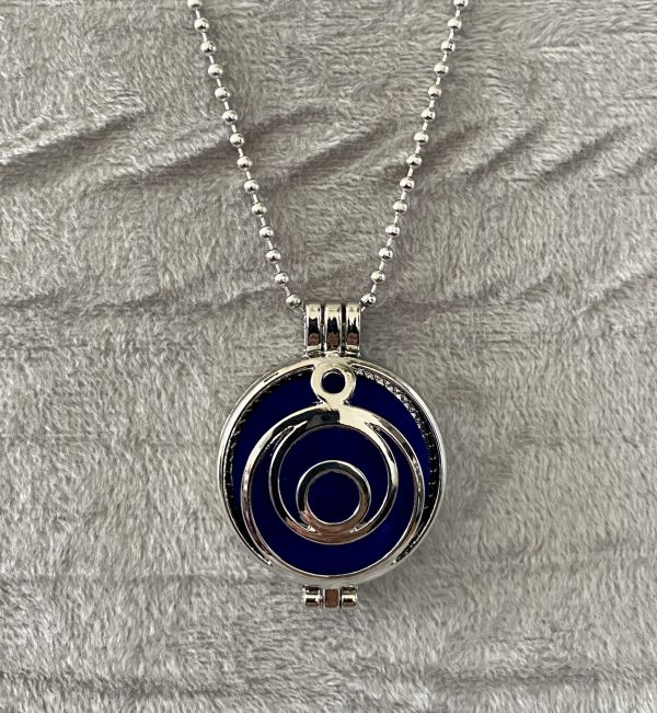Aromatherapy Diffuser Necklace – 316L Stainless Steel Locket with Felt Inserts - Image 7